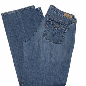 Levi’s 546 Jeans